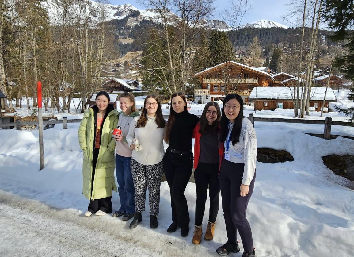 Camp EGMO: Brillantes équations féminines aux Diablerets